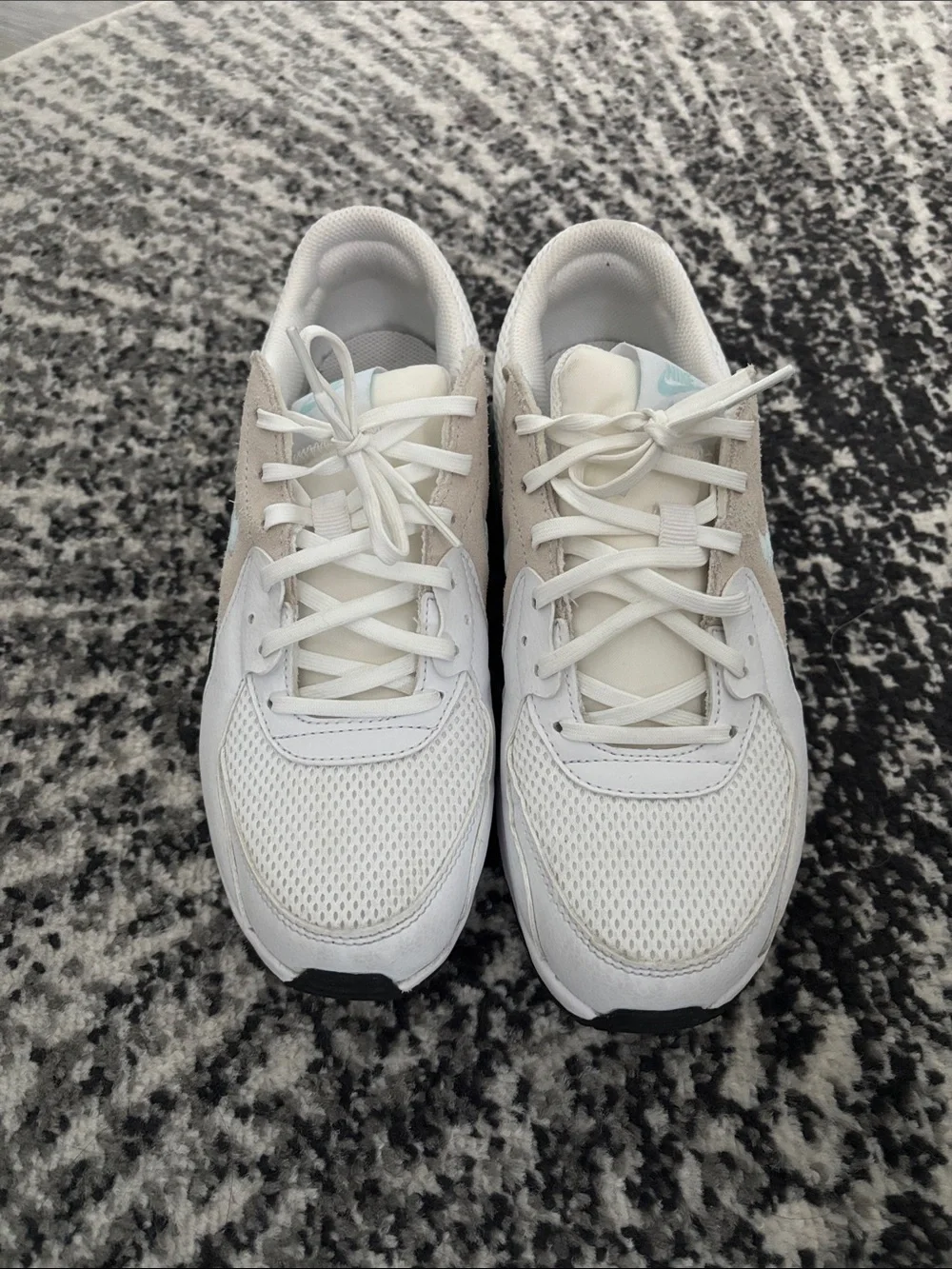 Women’s Nike Air Max Size 8.5